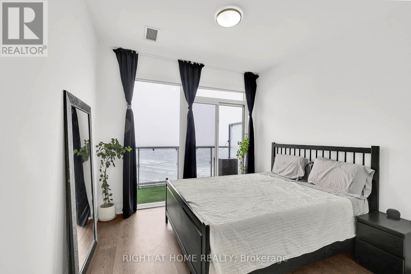 4006 - 56 Annie Craig Drive, Toronto, Ontario  M8V 0C5 - Photo 8 - W12913114