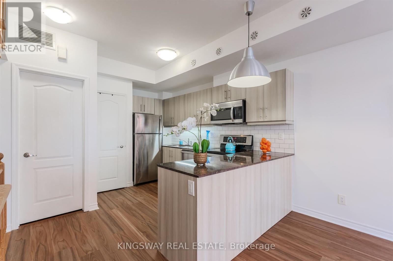 50 - 68 WINSTON PARK BOULEVARD, toronto (downsview-roding-cfb), Ontario