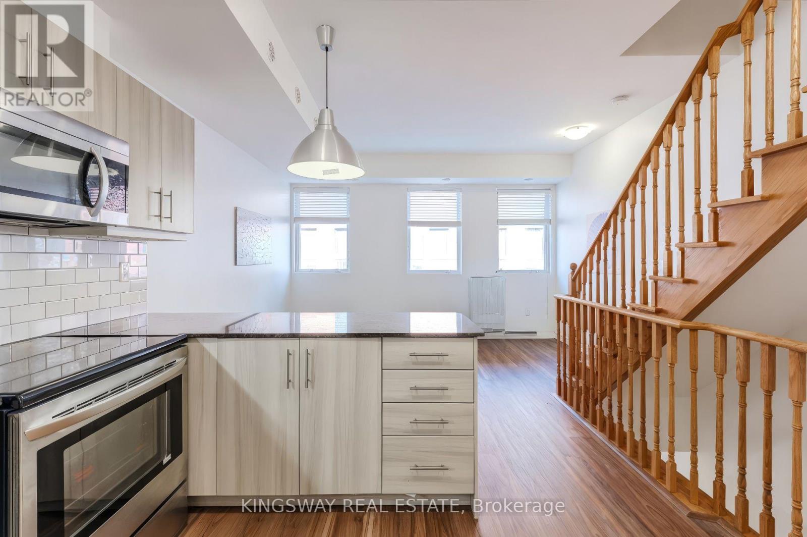 50 - 68 Winston Park Boulevard, Toronto (Downsview-Roding-Cfb), Ontario  M3K 1C3 - Photo 3 - W12913130