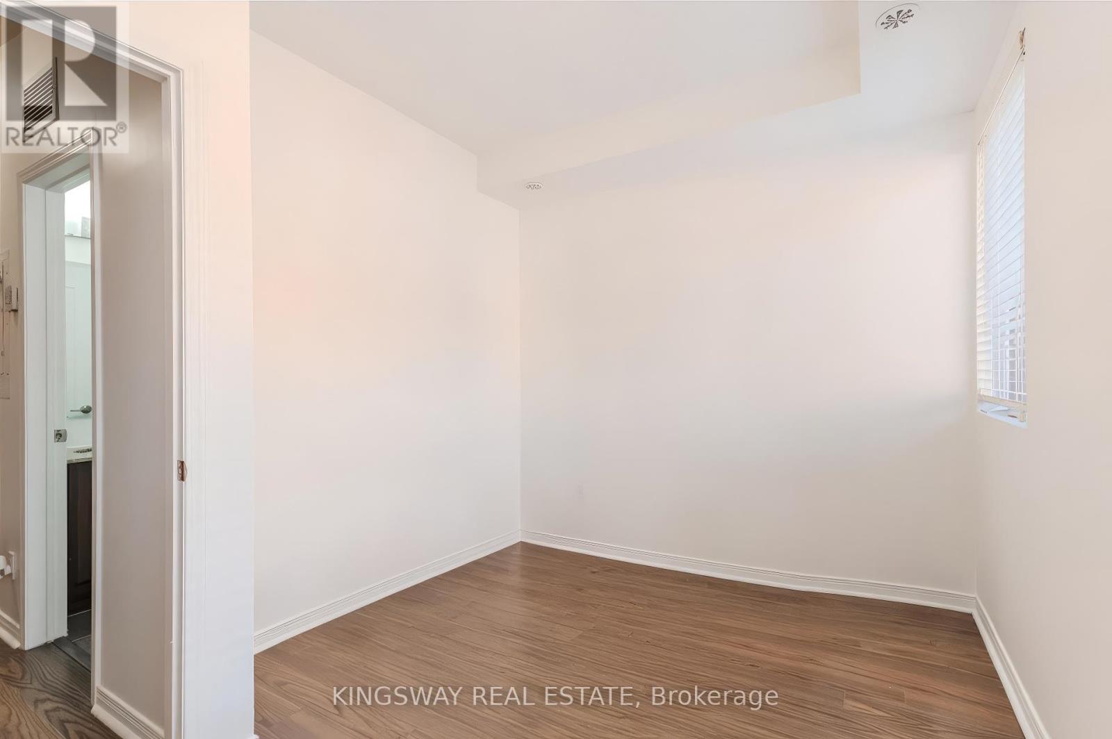 50 - 68 Winston Park Boulevard, Toronto (Downsview-Roding-Cfb), Ontario  M3K 1C3 - Photo 7 - W12913130