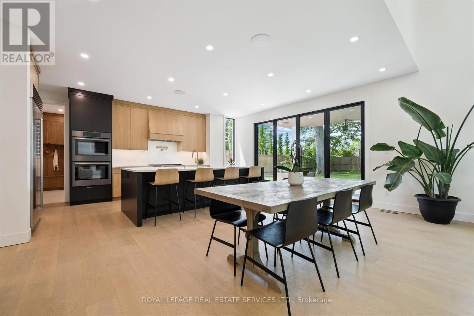 515 Pineland Avenue, Oakville, Ontario  L6K 1Z9 - Photo 12 - W12913148