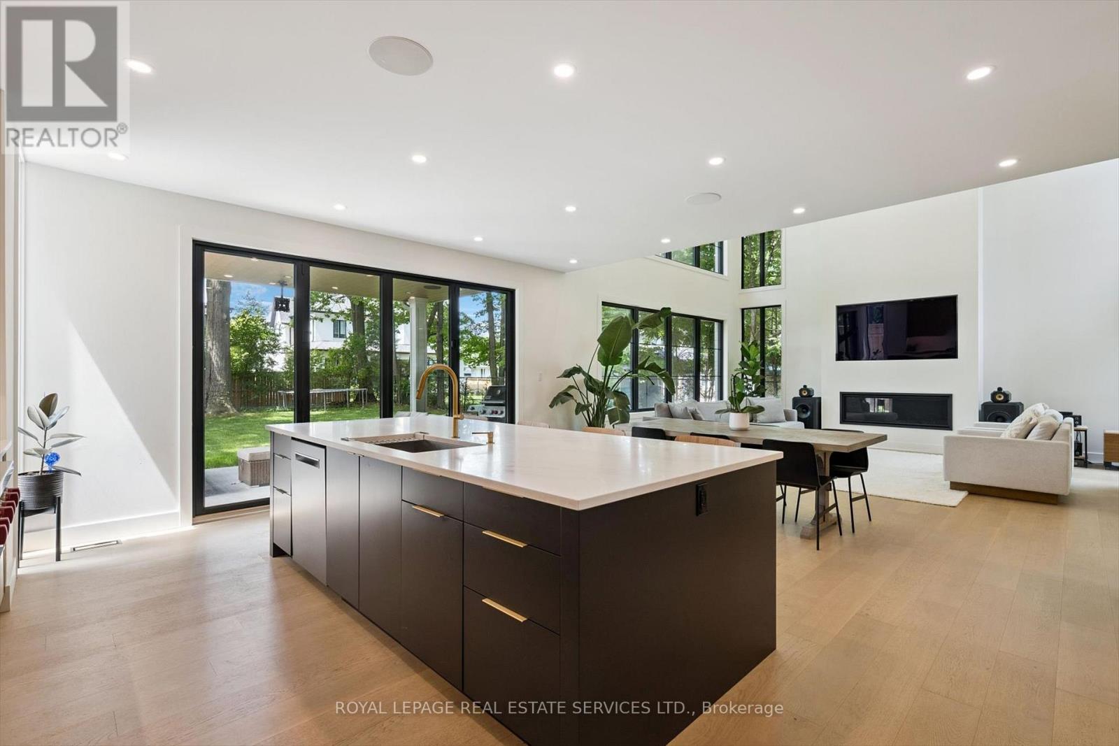 515 Pineland Avenue, Oakville, Ontario  L6K 1Z9 - Photo 16 - W12913148