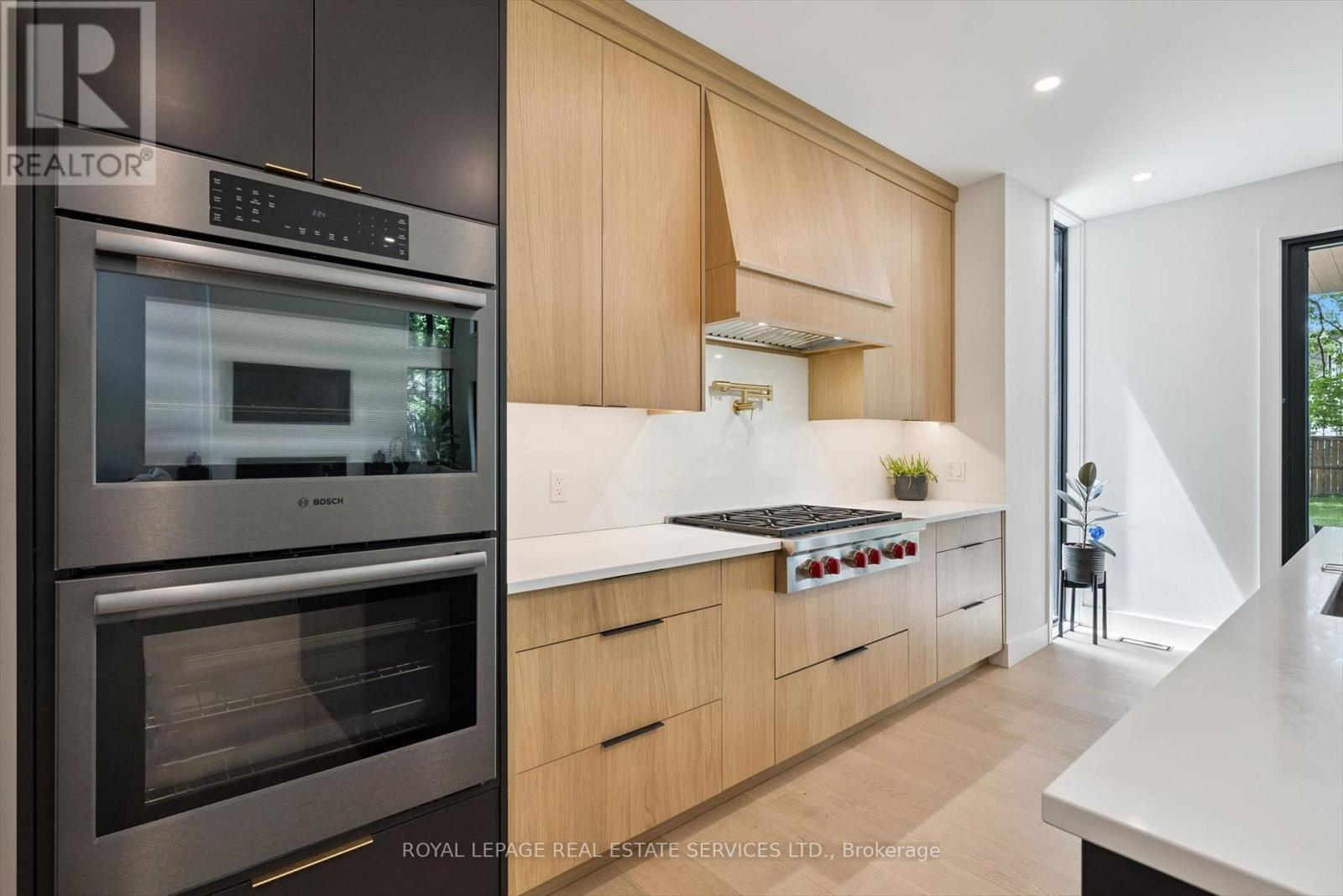 515 Pineland Avenue, Oakville, Ontario  L6K 1Z9 - Photo 17 - W12913148