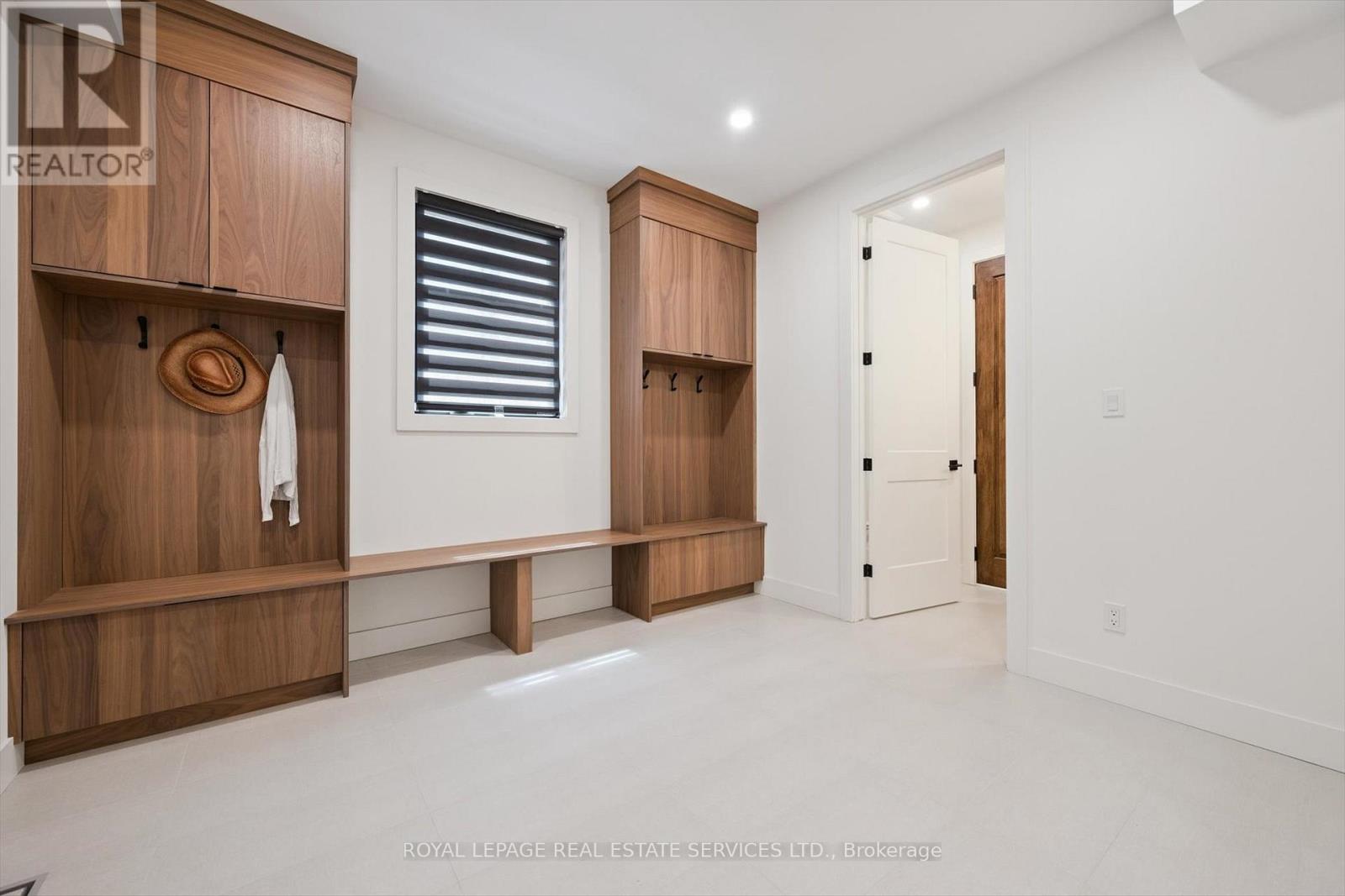 515 Pineland Avenue, Oakville, Ontario  L6K 1Z9 - Photo 20 - W12913148