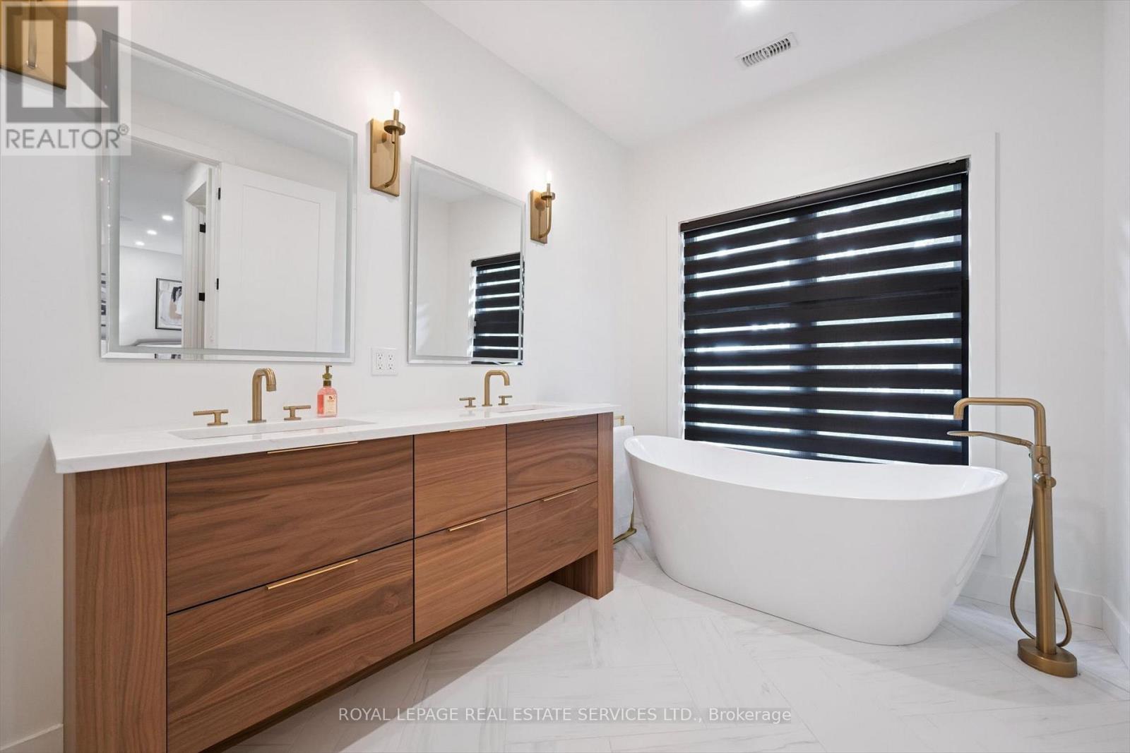 515 Pineland Avenue, Oakville, Ontario  L6K 1Z9 - Photo 31 - W12913148