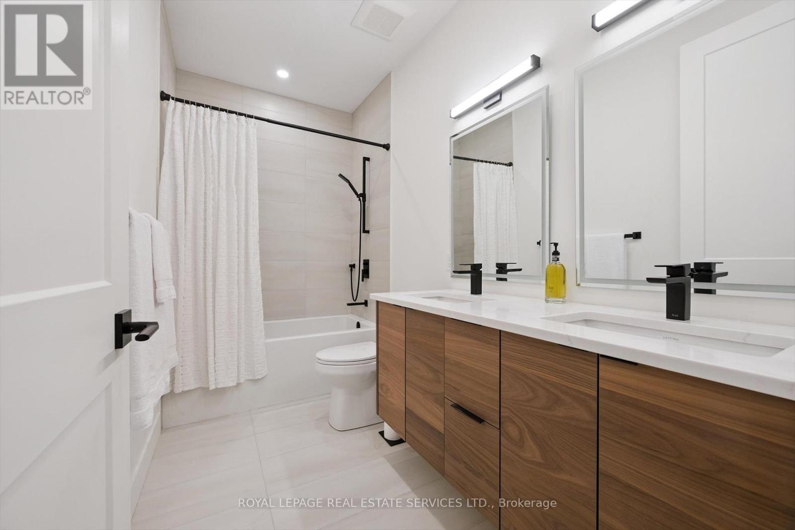 515 Pineland Avenue, Oakville, Ontario  L6K 1Z9 - Photo 38 - W12913148