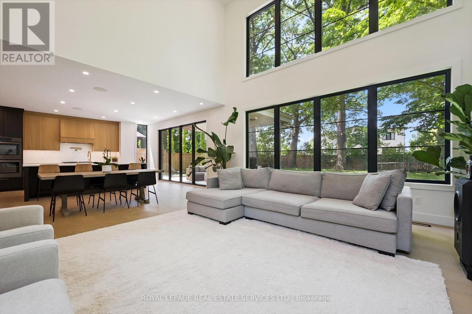 515 Pineland Avenue, Oakville, Ontario  L6K 1Z9 - Photo 9 - W12913148