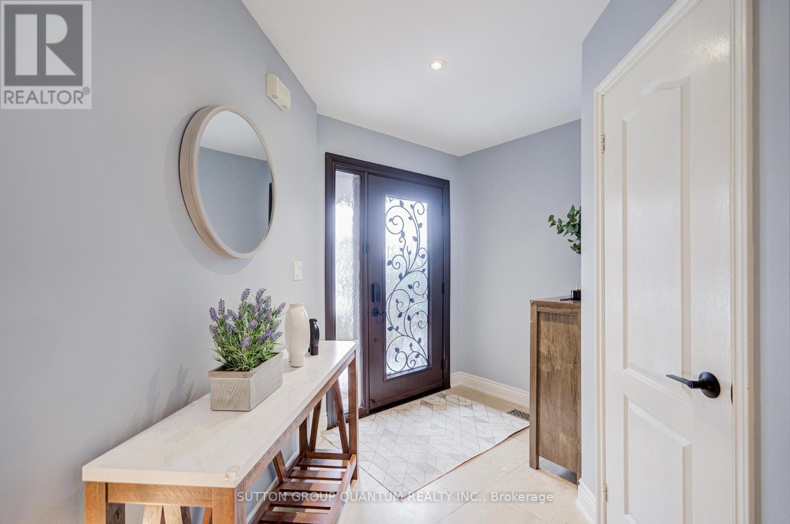 2829 Cartwright Crescent, Mississauga, Ontario  L5M 5W4 - Photo 3 - W12913166