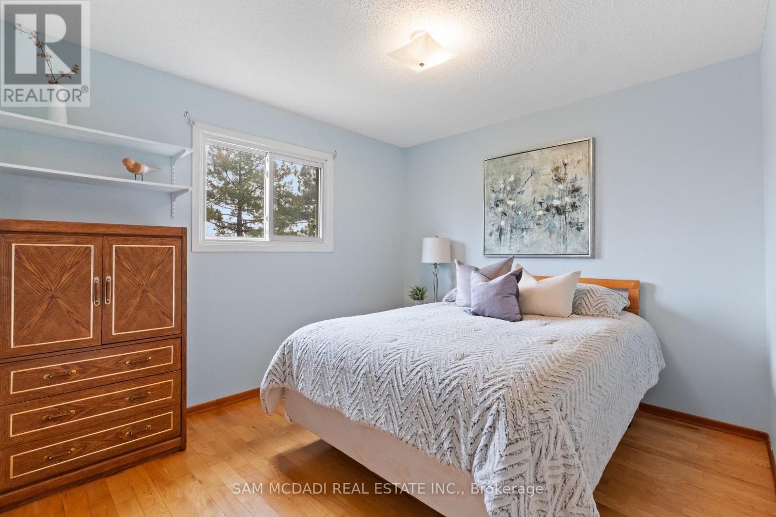 556 Paisley Boulevard W, Mississauga, Ontario  L5B 2M4 - Photo 18 - W12913180