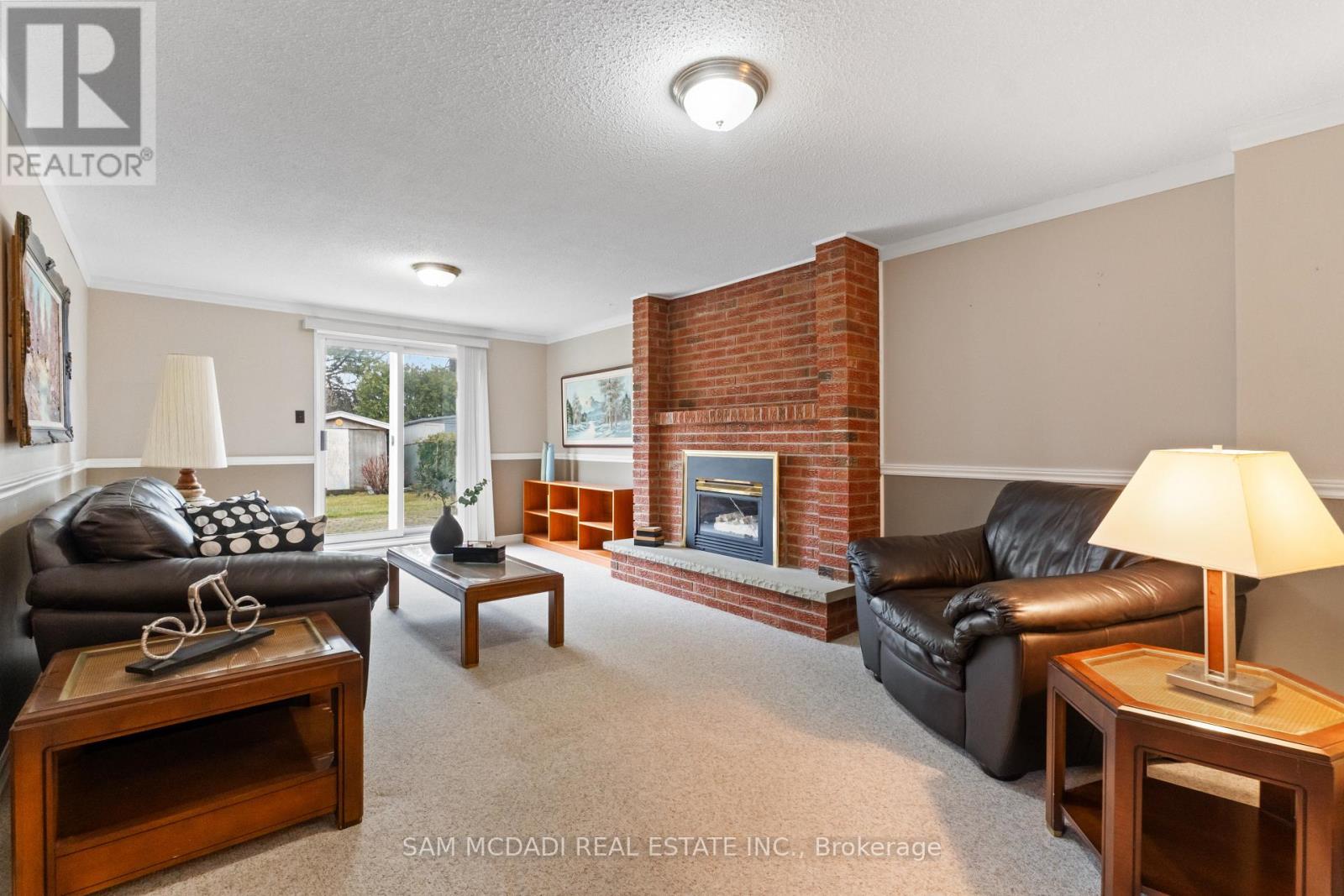 556 Paisley Boulevard W, Mississauga, Ontario  L5B 2M4 - Photo 24 - W12913180