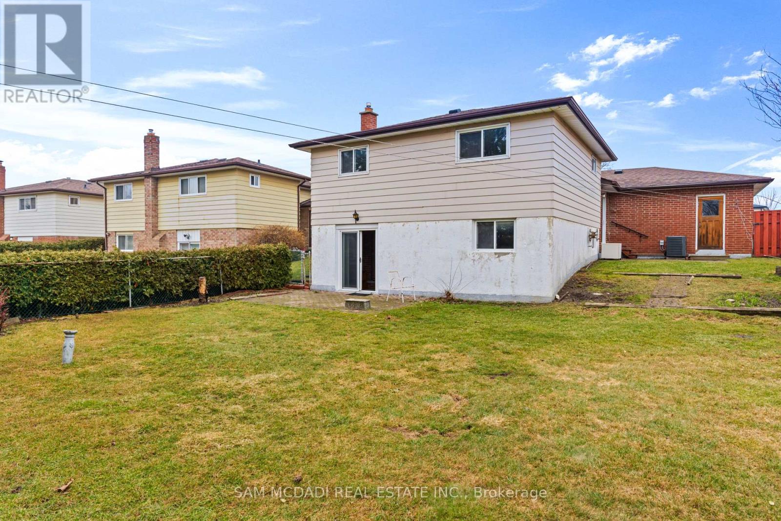 556 Paisley Boulevard W, Mississauga, Ontario  L5B 2M4 - Photo 33 - W12913180