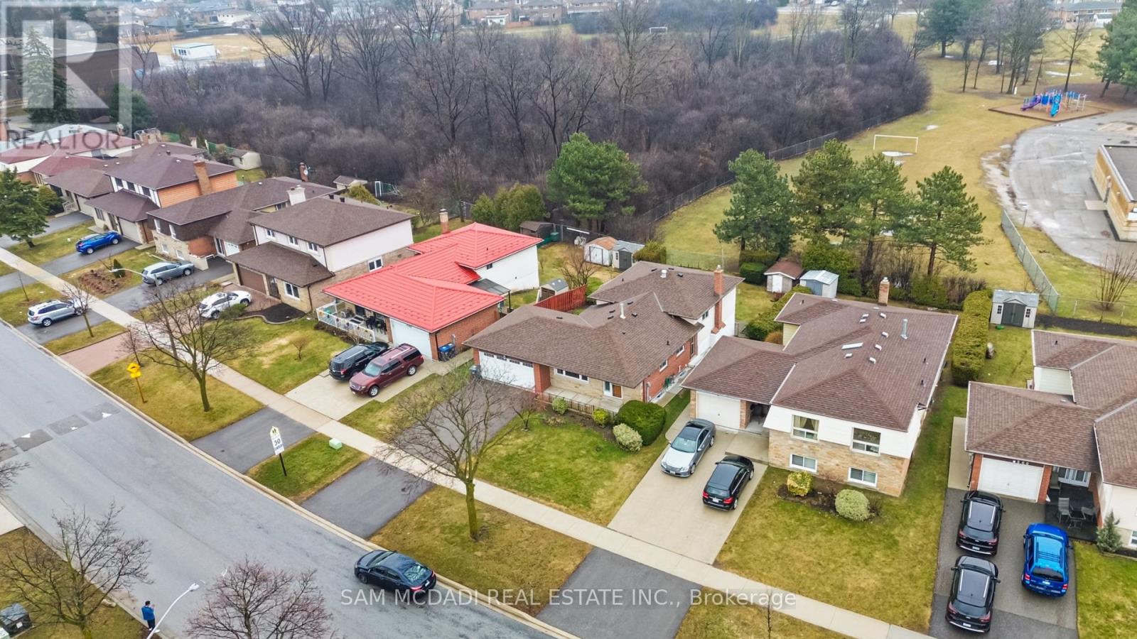 556 Paisley Boulevard W, Mississauga, Ontario  L5B 2M4 - Photo 36 - W12913180