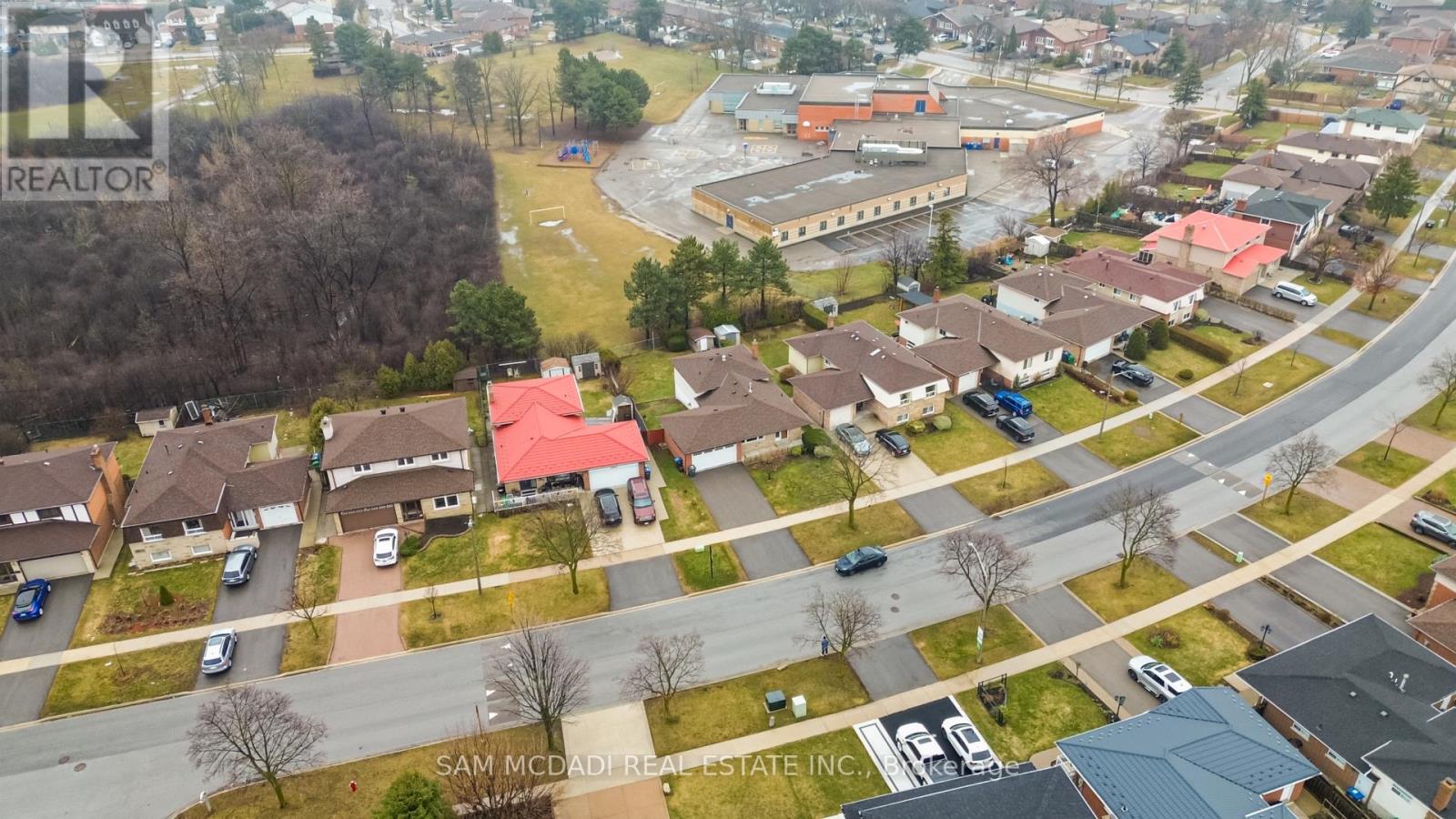 556 Paisley Boulevard W, Mississauga, Ontario  L5B 2M4 - Photo 41 - W12913180