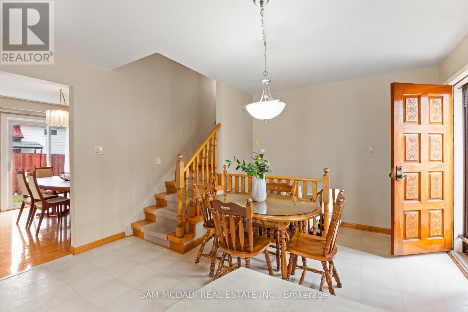 556 Paisley Boulevard W, Mississauga, Ontario  L5B 2M4 - Photo 8 - W12913180