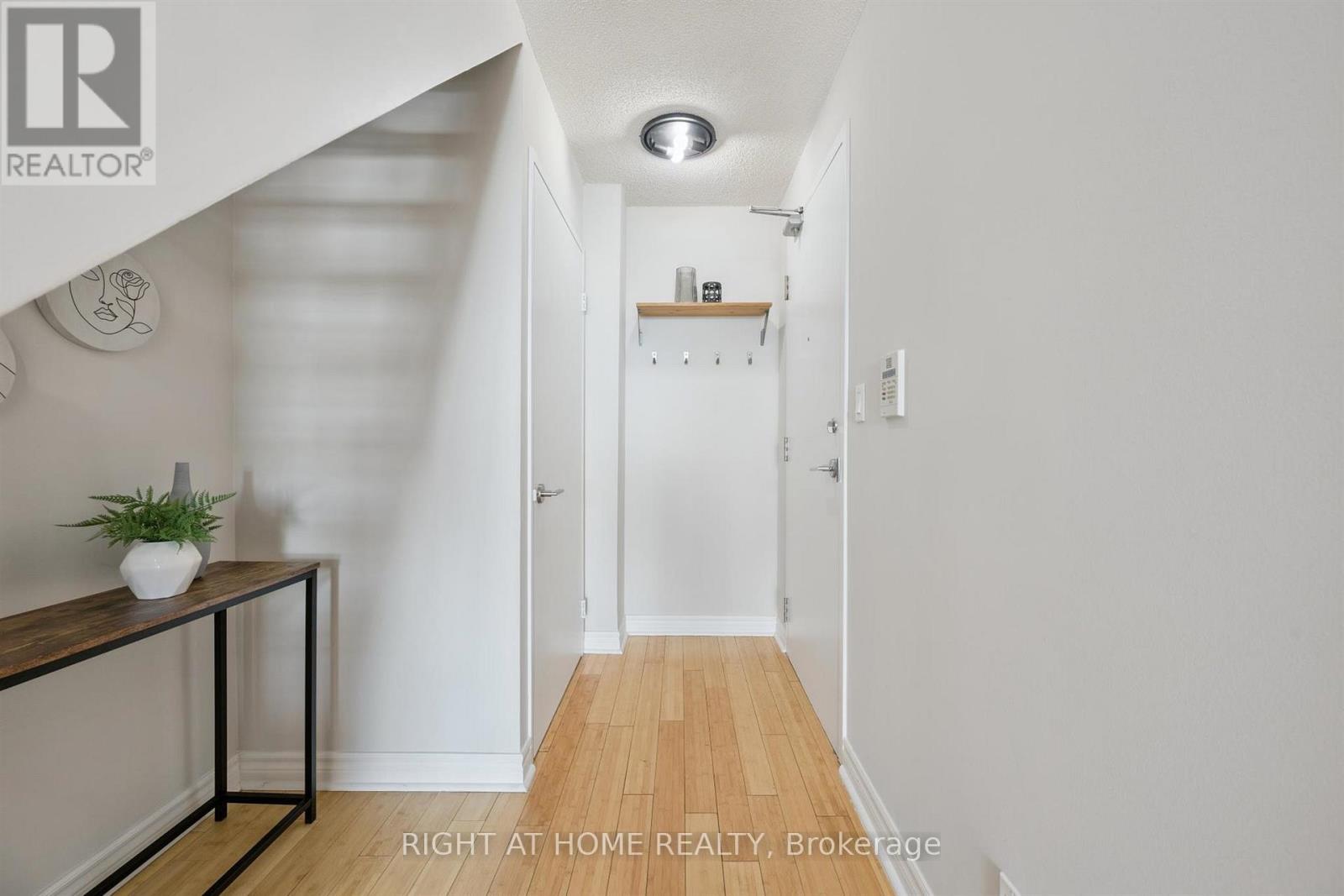 409 - 200 Manitoba Street, Toronto, Ontario  M8Y 4G7 - Photo 11 - W12913184