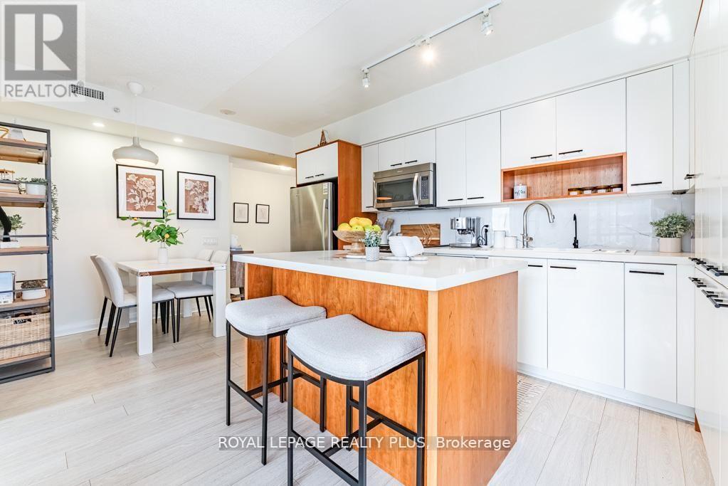 2504 - 5 Valhalla Inn Road, Toronto, Ontario  M9B 1S9 - Photo 10 - W12913186