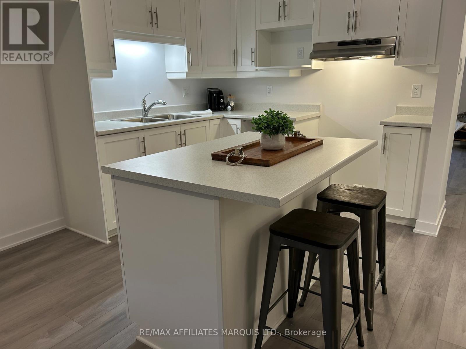 205 - 229 Water Street E, Cornwall, Ontario  K6H 1A2 - Photo 12 - X12261784