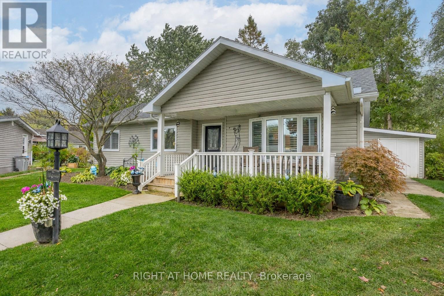 162 MISSISSAUGA PLACE, South Huron, Ontario