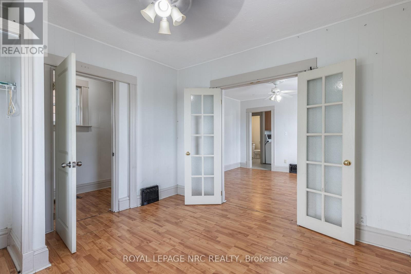 44 Carlisle Street, St. Catharines, Ontario  L2R 4H4 - Photo 22 - X12913126