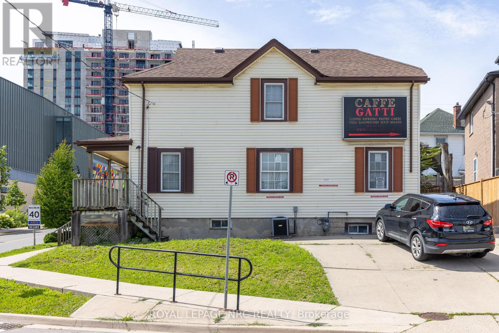 44 Carlisle Street, St. Catharines, Ontario  L2R 4H4 - Photo 8 - X12913126