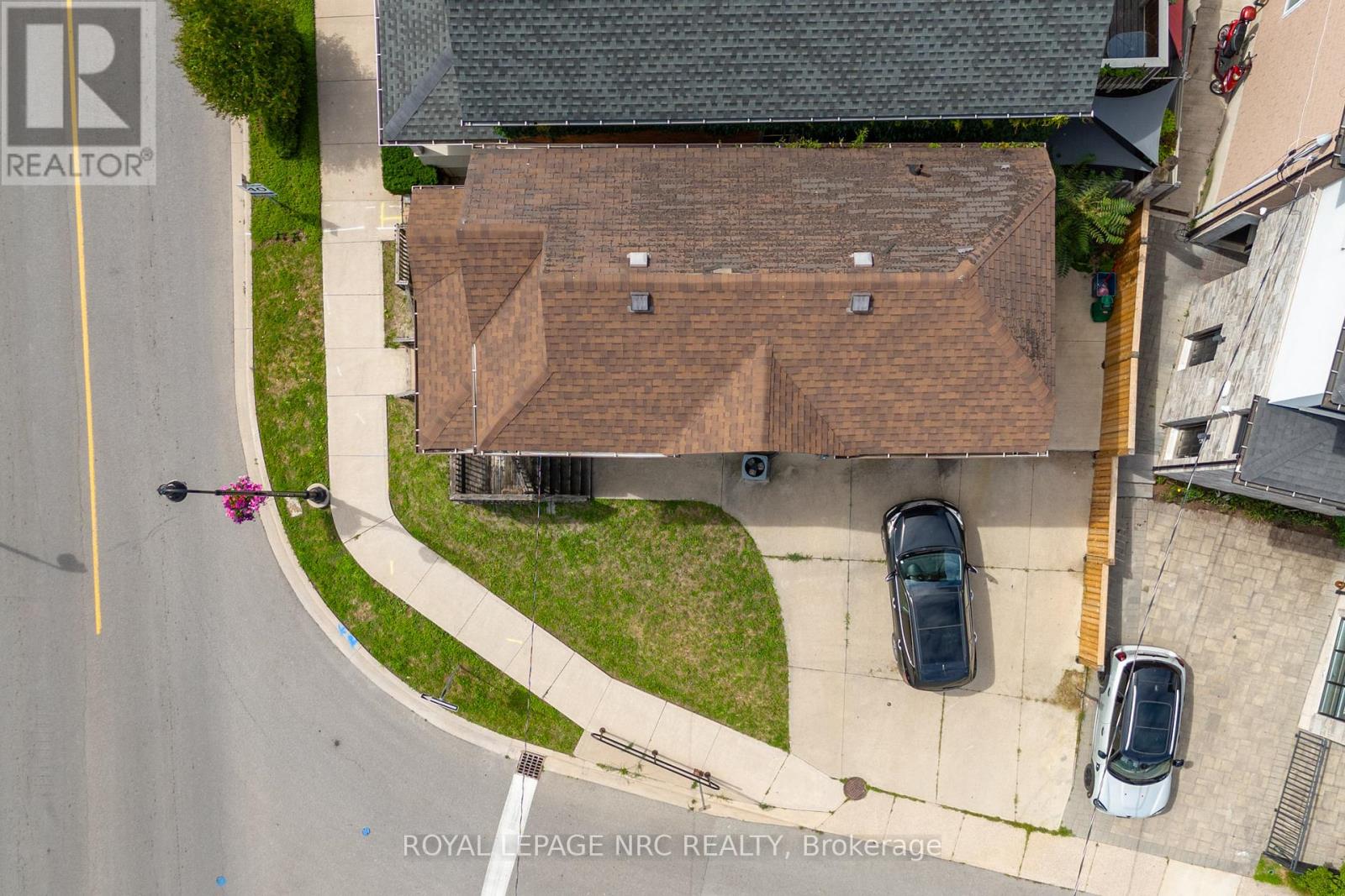 44 Carlisle Street, St. Catharines, Ontario  L2R 4H4 - Photo 12 - X12913128