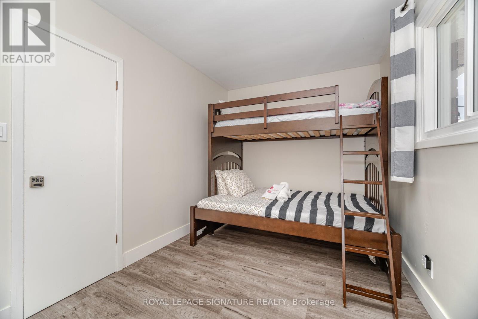 77 Fairview Road, Grimsby, Ontario  L3M 3L6 - Photo 19 - X12913160