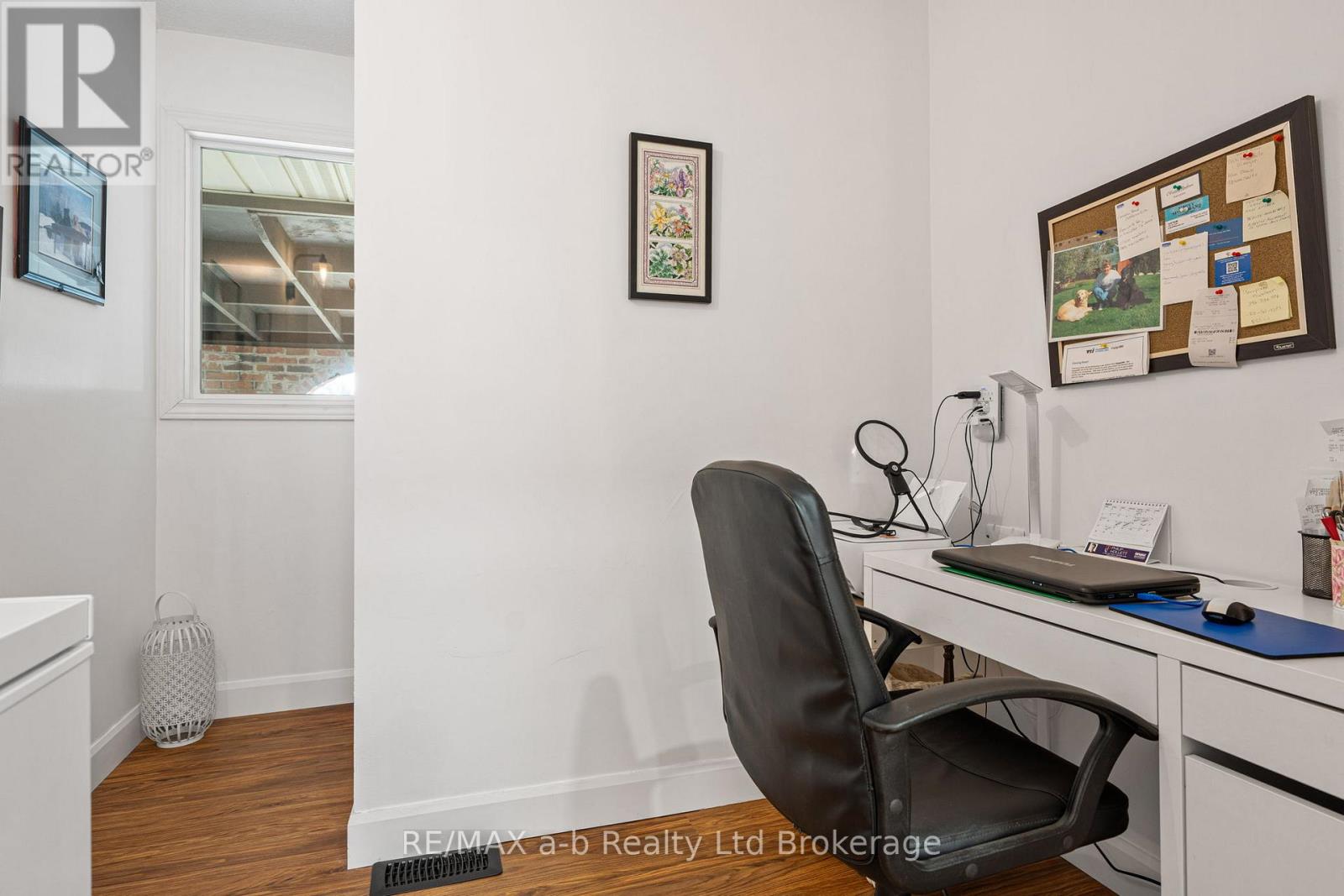 24 Denrich Avenue, Tillsonburg, Ontario  N4G 4W2 - Photo 18 - X12909574