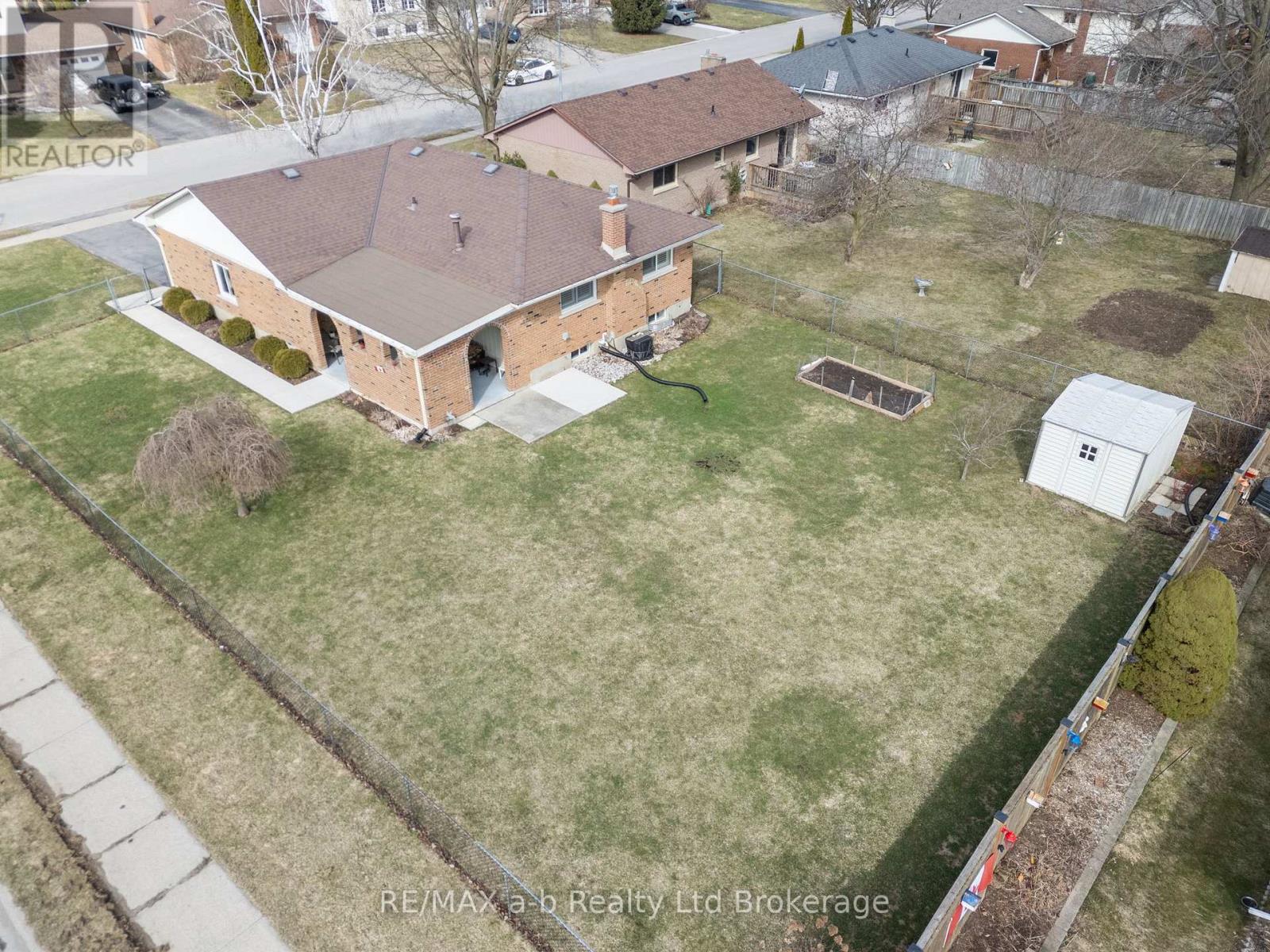 24 Denrich Avenue, Tillsonburg, Ontario  N4G 4W2 - Photo 28 - X12909574