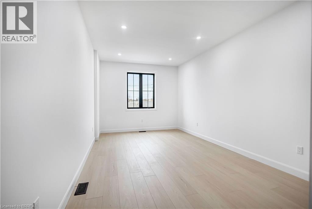 105 Winniett Street, Brantford, Ontario  N3T 1N1 - Photo 38 - 40802911