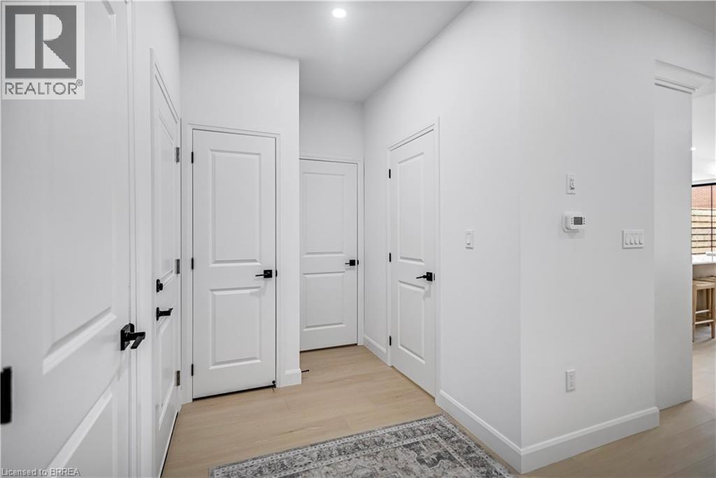 105 Winniett Street, Brantford, Ontario  N3T 1N1 - Photo 8 - 40802911