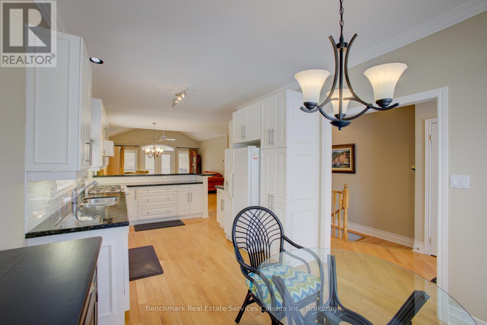 69 Bella Vista Trail, New Tecumseth, Ontario  L9R 2E2 - Photo 5 - N12912454