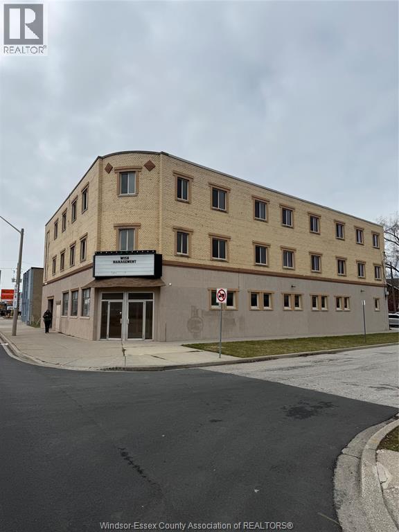 MLS# 26006058: 2998 TECUMSEH ROAD East, Windsor, Canada
