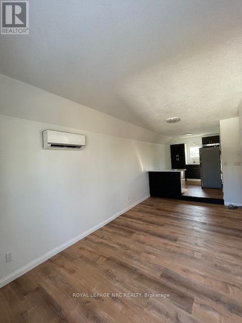 Unit #2 - Upper - 3717 Hibbard Street, Fort Erie, Ontario  L0S 1N0 - Photo 5 - X12826428