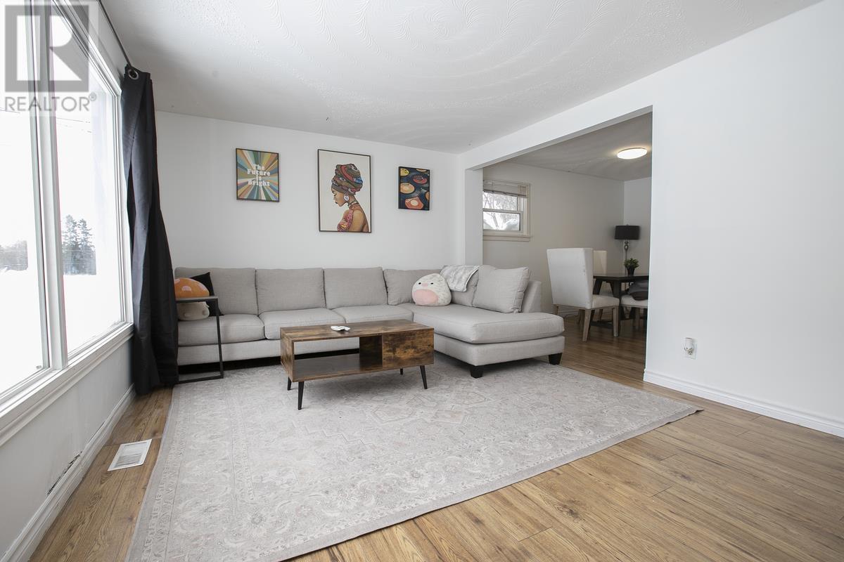 27 Weldon Ave, Sault Ste. Marie, Ontario  P6B 3C4 - Photo 13 - SM260521