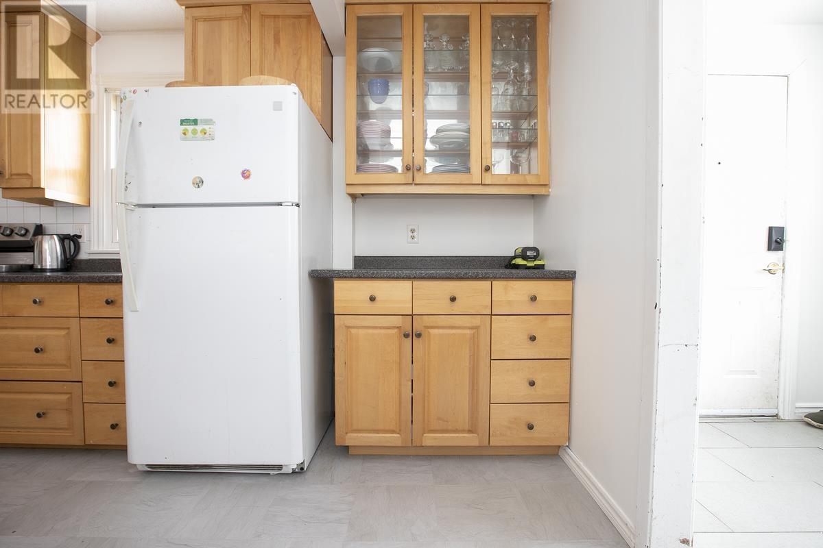 27 Weldon Ave, Sault Ste. Marie, Ontario  P6B 3C4 - Photo 6 - SM260521