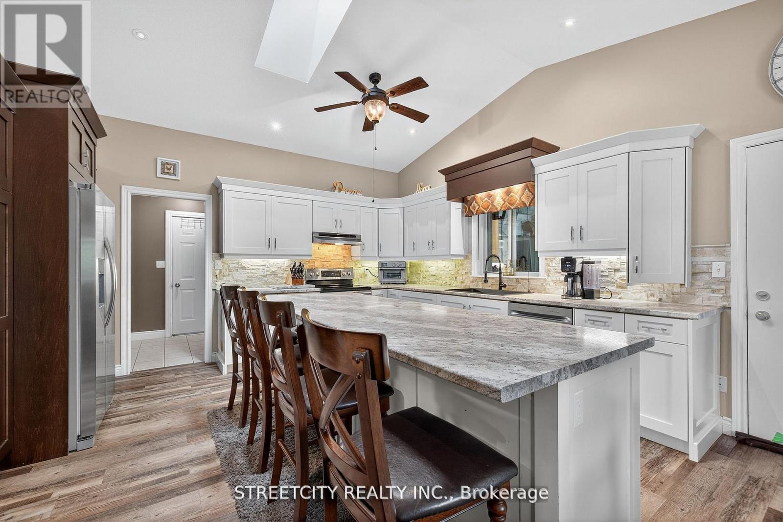 1163 Crumlin Side Road, London East, Ontario  N5V 1R6 - Photo 9 - X12913342