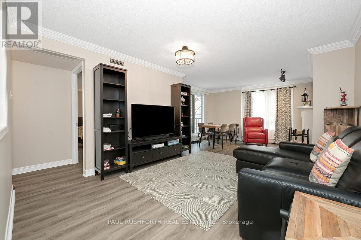 202 - 939 North River Road, Ottawa, Ontario  K1K 3V2 - Photo 4 - X12913266