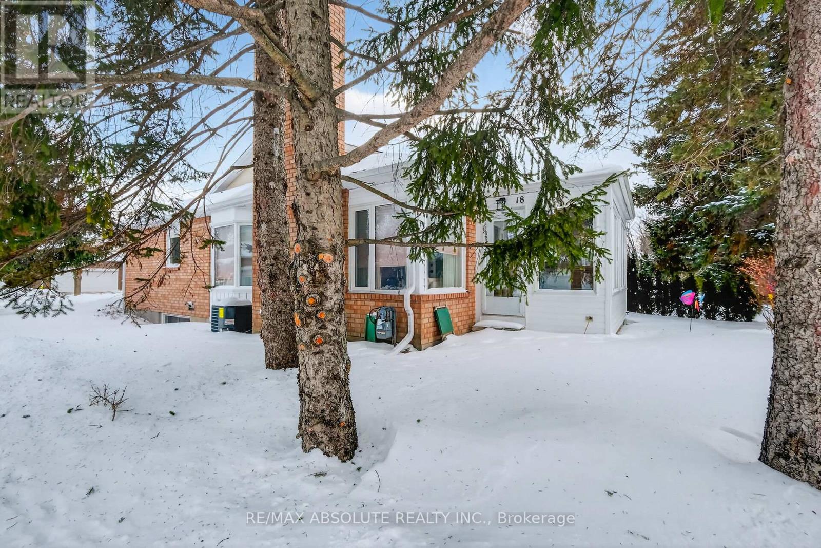 18 Pine Needles Court, Ottawa, Ontario  K2S 1G5 - Photo 2 - X12913346