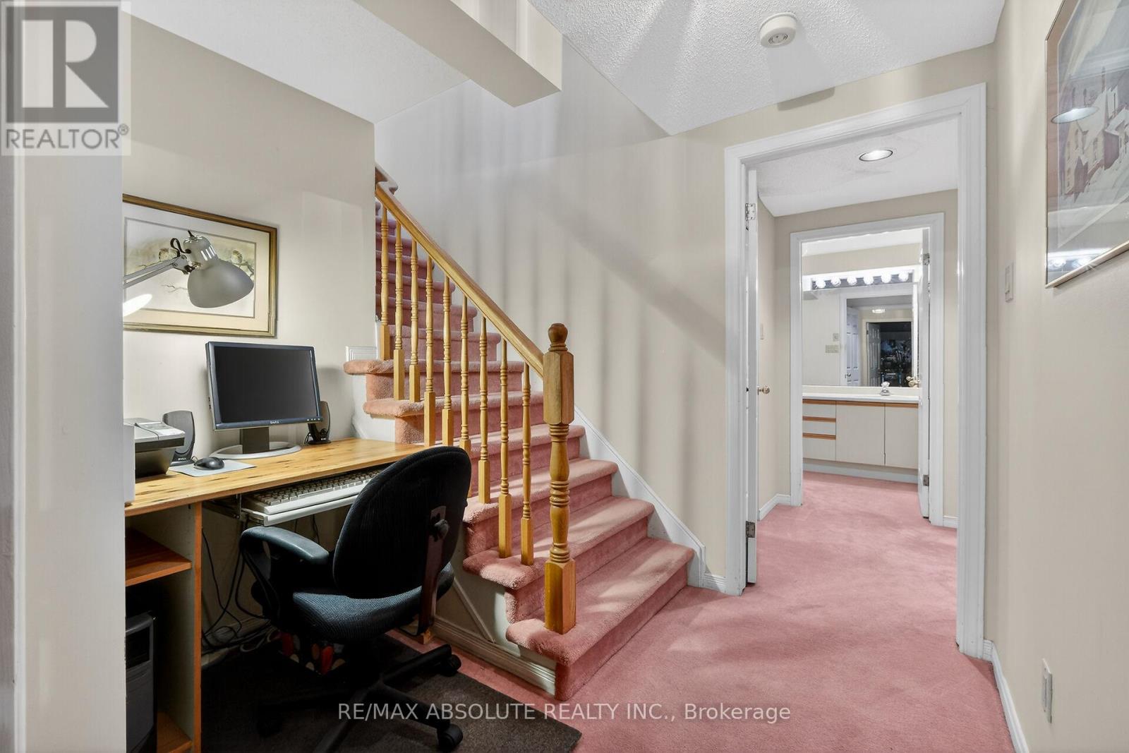 18 Pine Needles Court, Ottawa, Ontario  K2S 1G5 - Photo 43 - X12913346