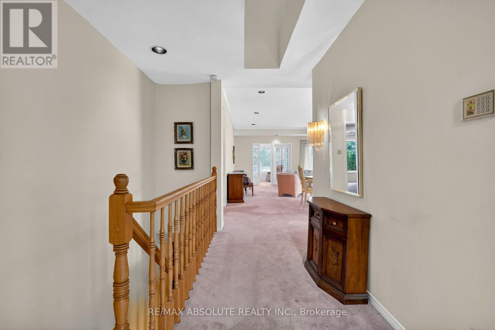 18 Pine Needles Court, Ottawa, Ontario  K2S 1G5 - Photo 6 - X12913346