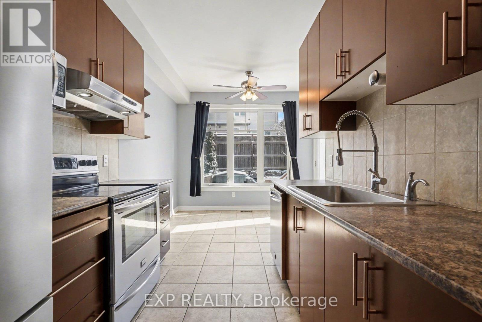 180 Flat Sedge Crescent, Ottawa, Ontario  K1T 0G9 - Photo 11 - X12913358