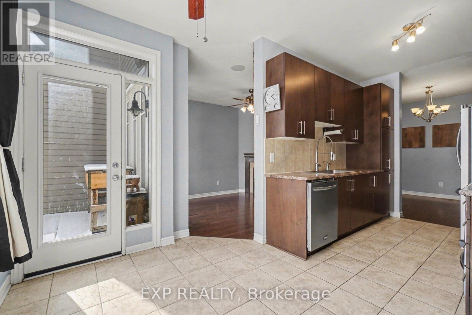 180 Flat Sedge Crescent, Ottawa, Ontario  K1T 0G9 - Photo 13 - X12913358