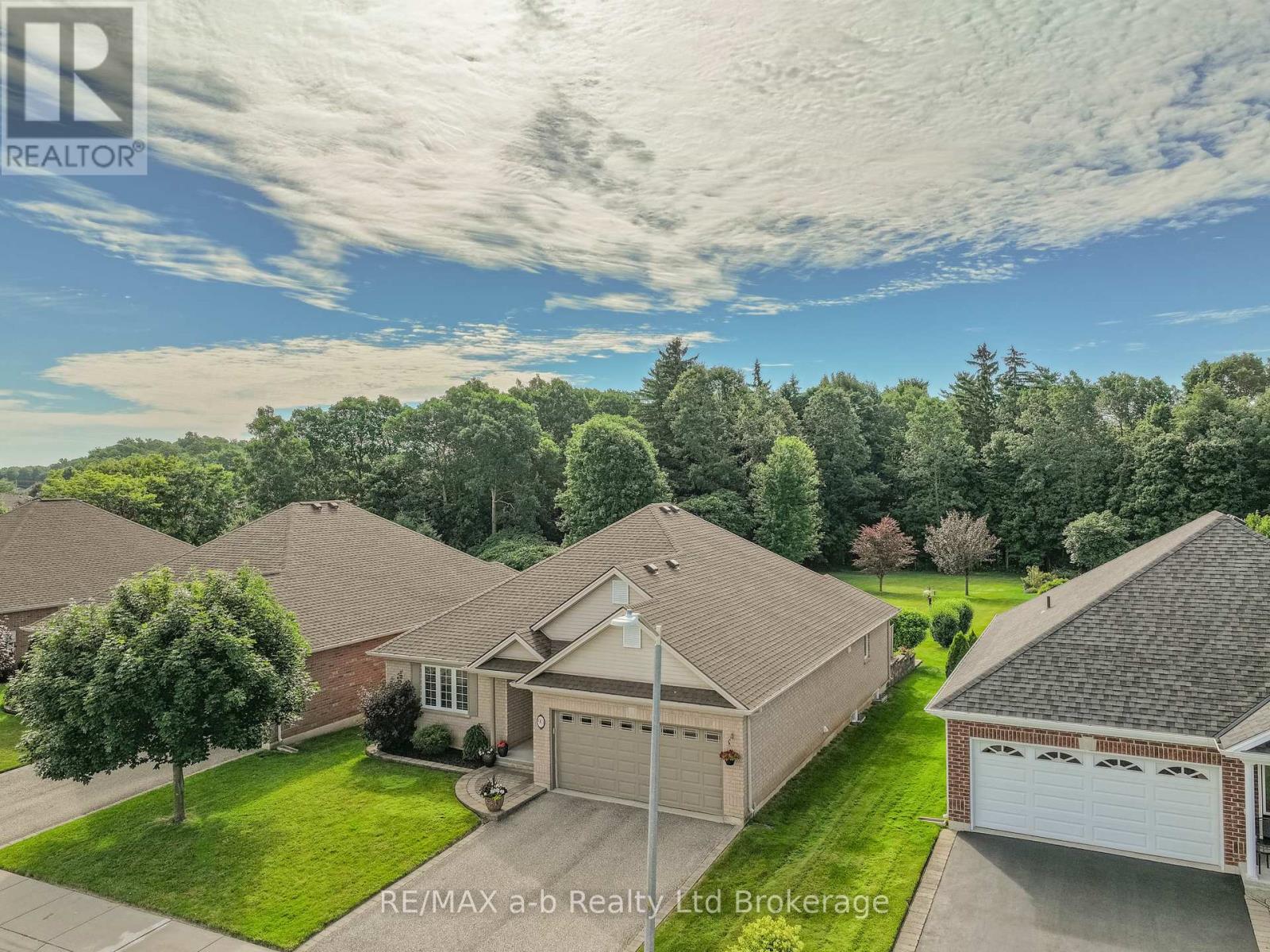 90 Weston Drive, Tillsonburg, Ontario  N4G 5W9 - Photo 44 - X12913344