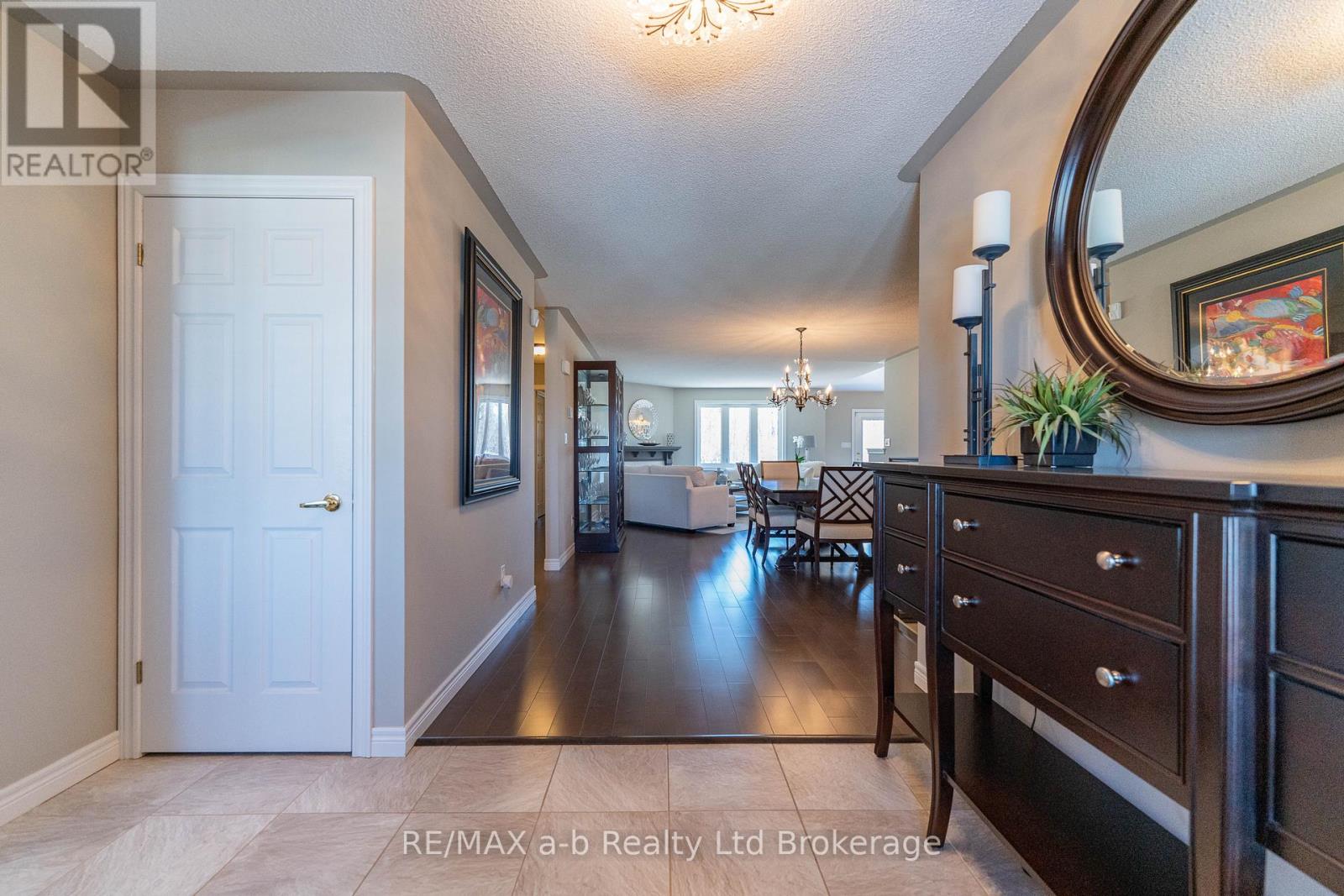 90 Weston Drive, Tillsonburg, Ontario  N4G 5W9 - Photo 6 - X12913344