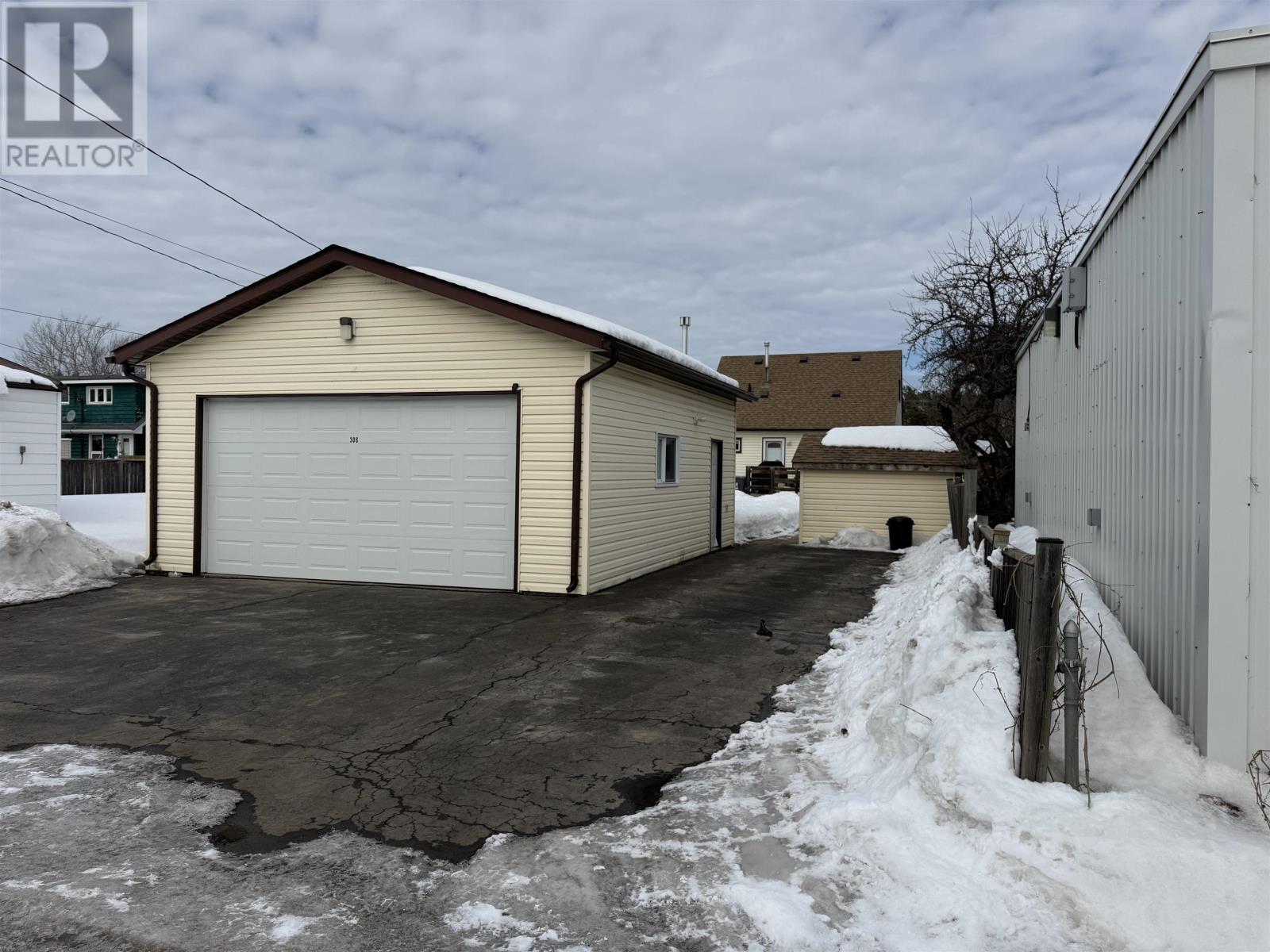 306 Christina St W, Thunder Bay, Ontario  P7E 4P6 - Photo 2 - TB2600513