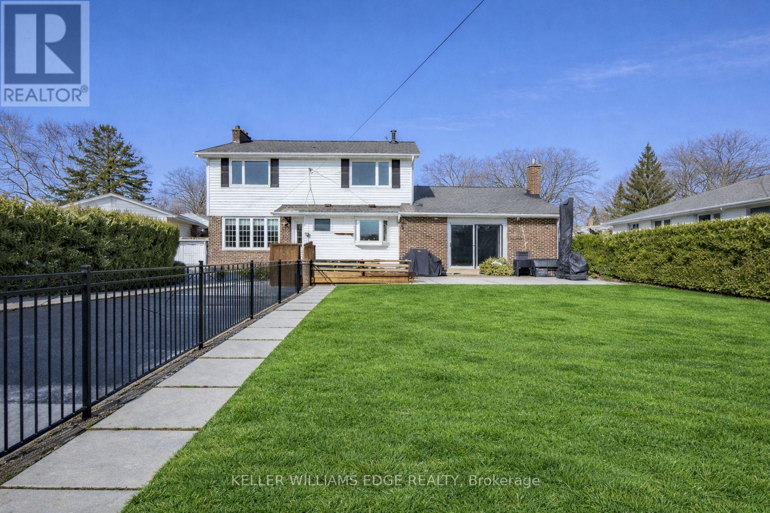 275 Camborne Crescent, Burlington, Ontario  L7N 2A4 - Photo 5 - W12797718