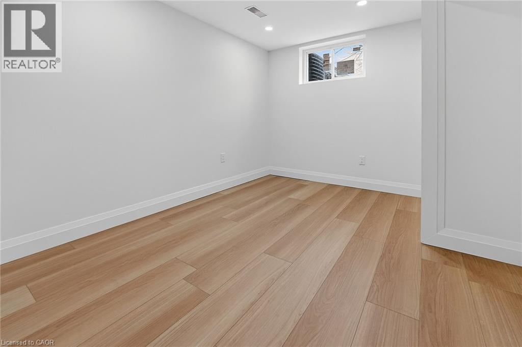 7 Crosthwaite Avenue S, Hamilton, Ontario  L8K 2T7 - Photo 37 - 40814419