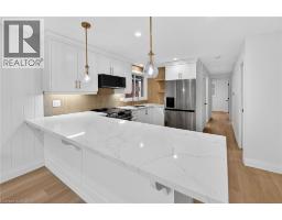 7 CROSTHWAITE Avenue S, Hamilton, Ontario