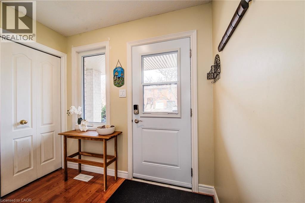 14 Schueller Street, Kitchener, Ontario  N2K 3W1 - Photo 3 - 40814120