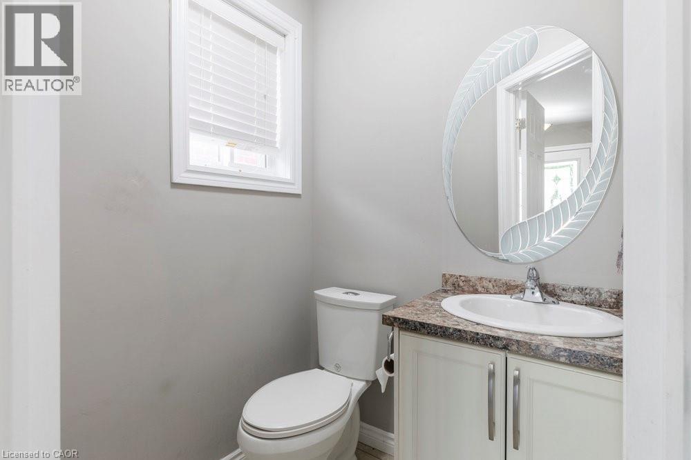 16 Avatar Place, Glanbrook, Ontario  L0R 1W0 - Photo 3 - 40813396